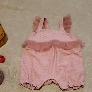 🐻 Pink Ruffled Bodysuit with Textured Fabric